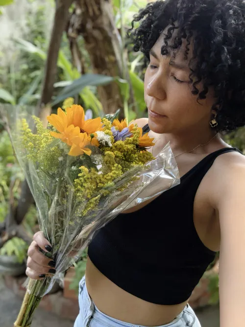 I love flowers; my favorites are lilies by adricurly