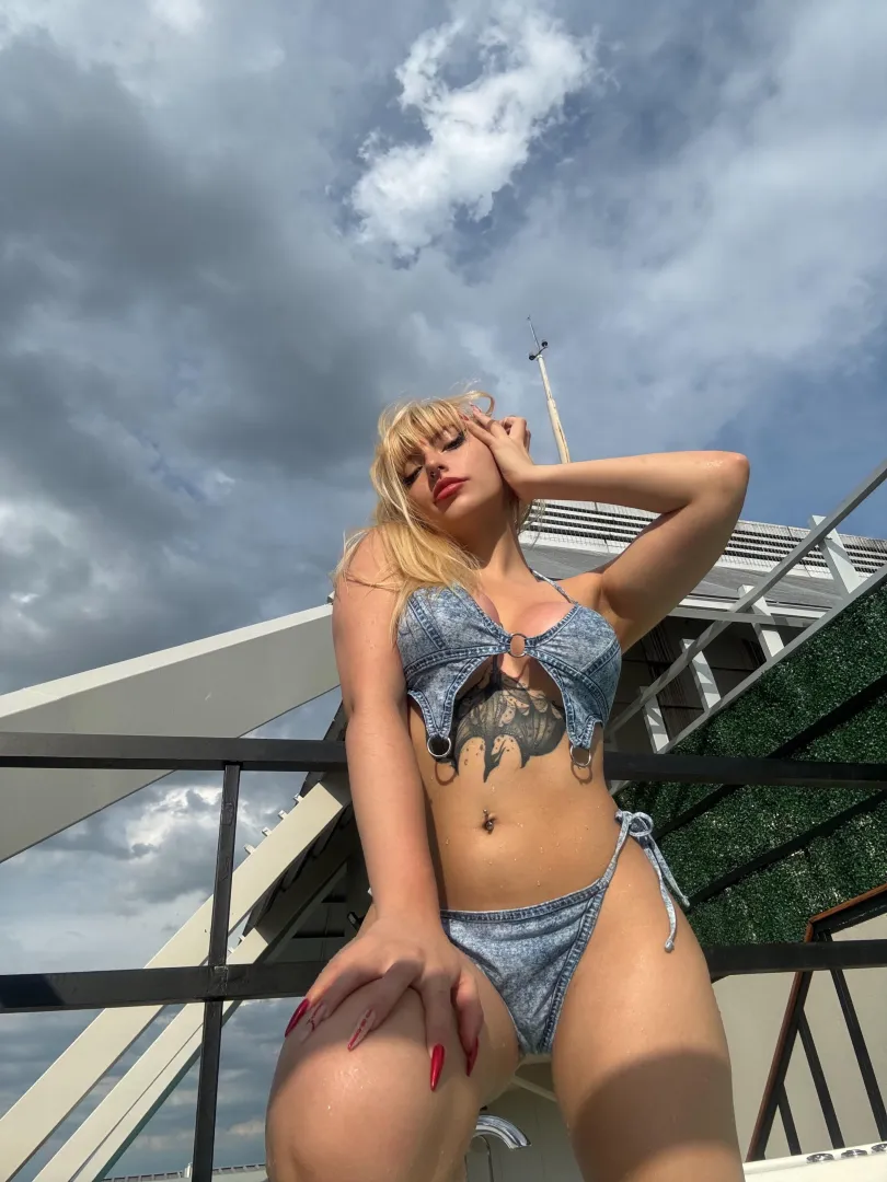 I love getting my belly button licked posted by effin6god