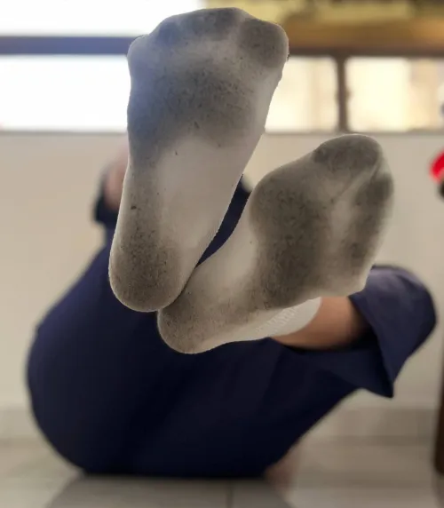 I love how dark these white socks get [F] by Nursekiki--