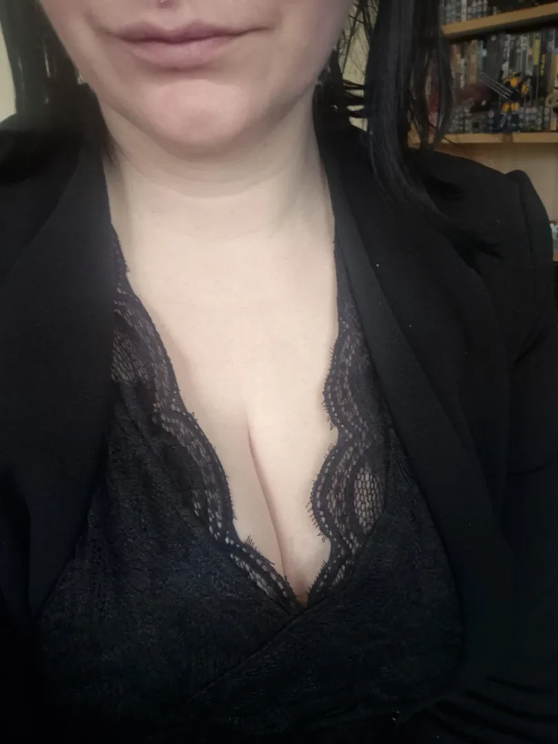 I love how good lace looks [f]raming my perfect milf tits posted by Miss_insatiable_irl
