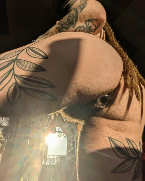 I love how my bush looks in the sun by IvyShrumxxx