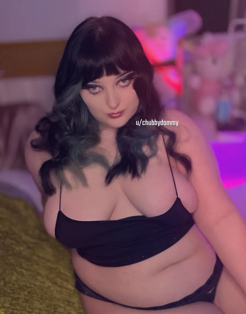 I love it when submissives are smaller than me. Just means I can overpower them easily. posted by chubbydommy