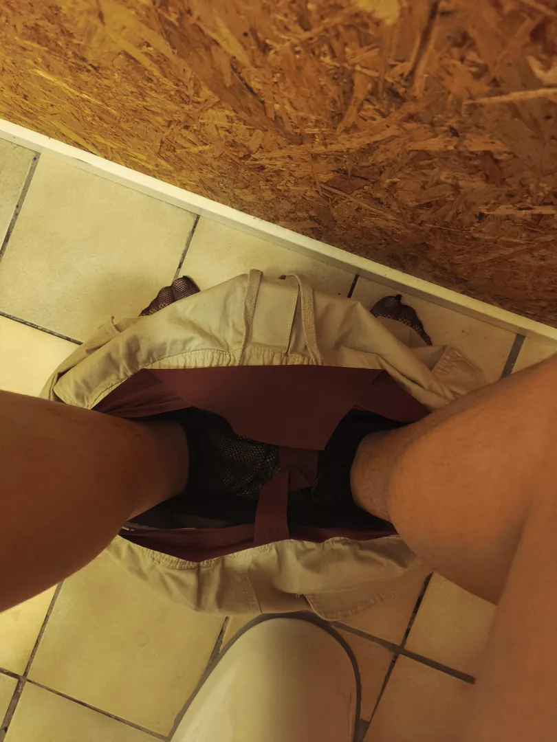 I love looking down when im on the toilet and see this posted by mislisa0183