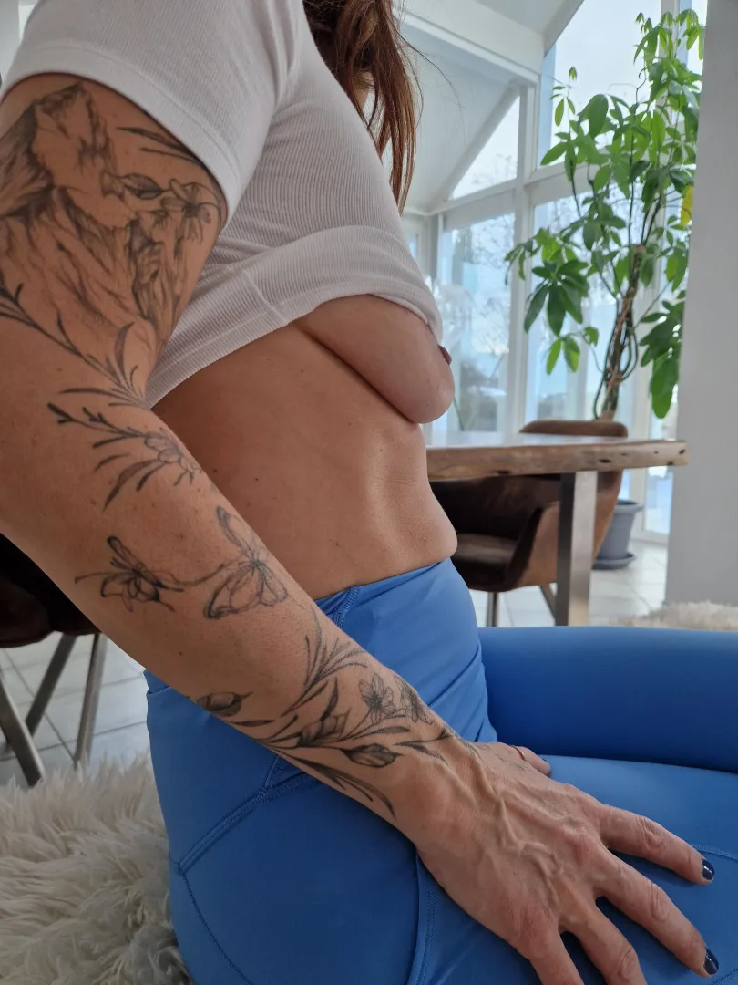 I love my sideboobs posted by Joy_Oldlove2018