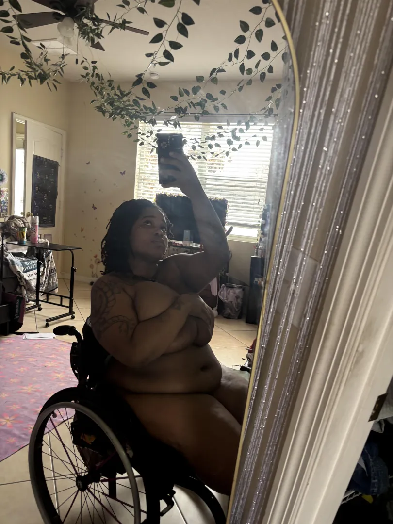 I love out the shower selfies ✨(25F t12 sci) posted by Goddesssmelodie_