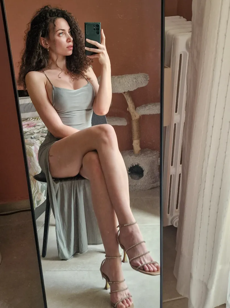 I love showing off my long legs [f] posted by BambiTwo