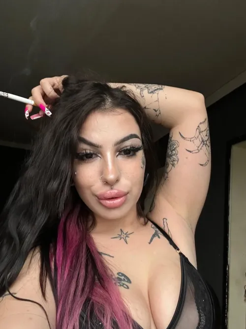 I love smoking when i`m horny by babychiccck