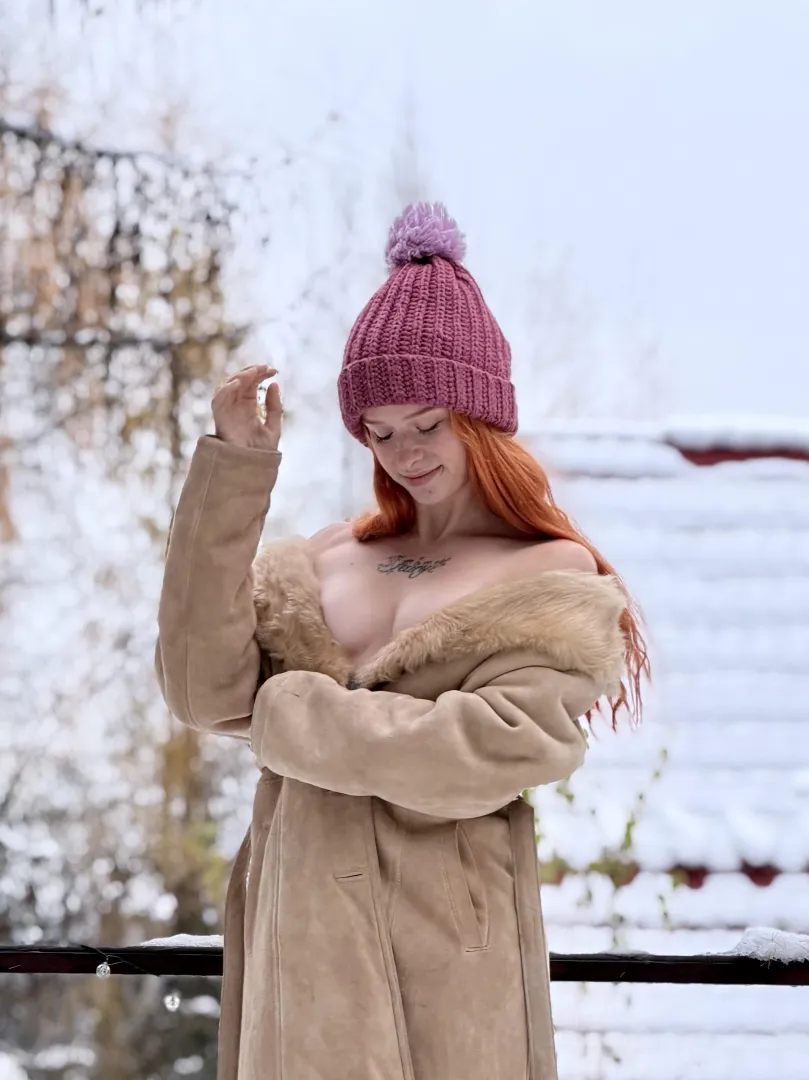 I love snow but I hate the cold posted by RedheadFairy03