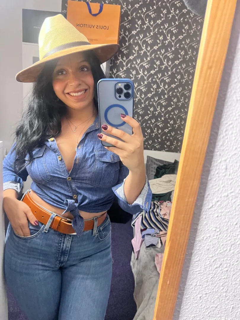 I love taking pictures of myself posted by Galadriel69_