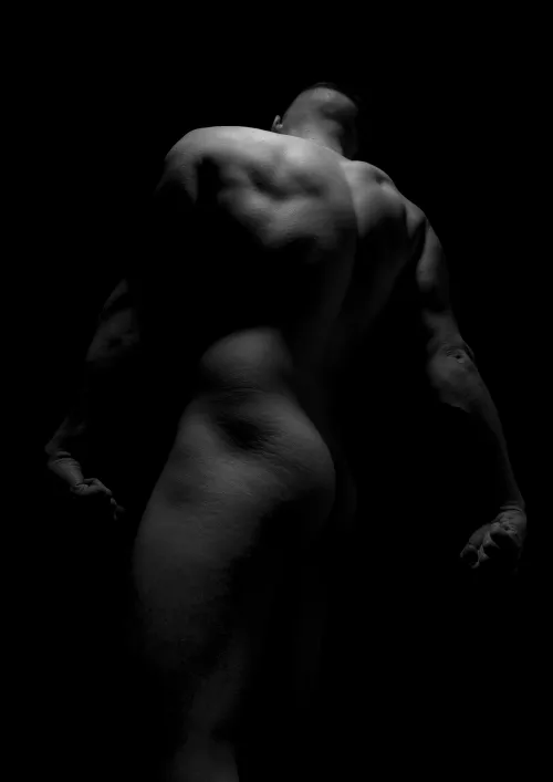 I love this art of light and shadow by Yan_Pink