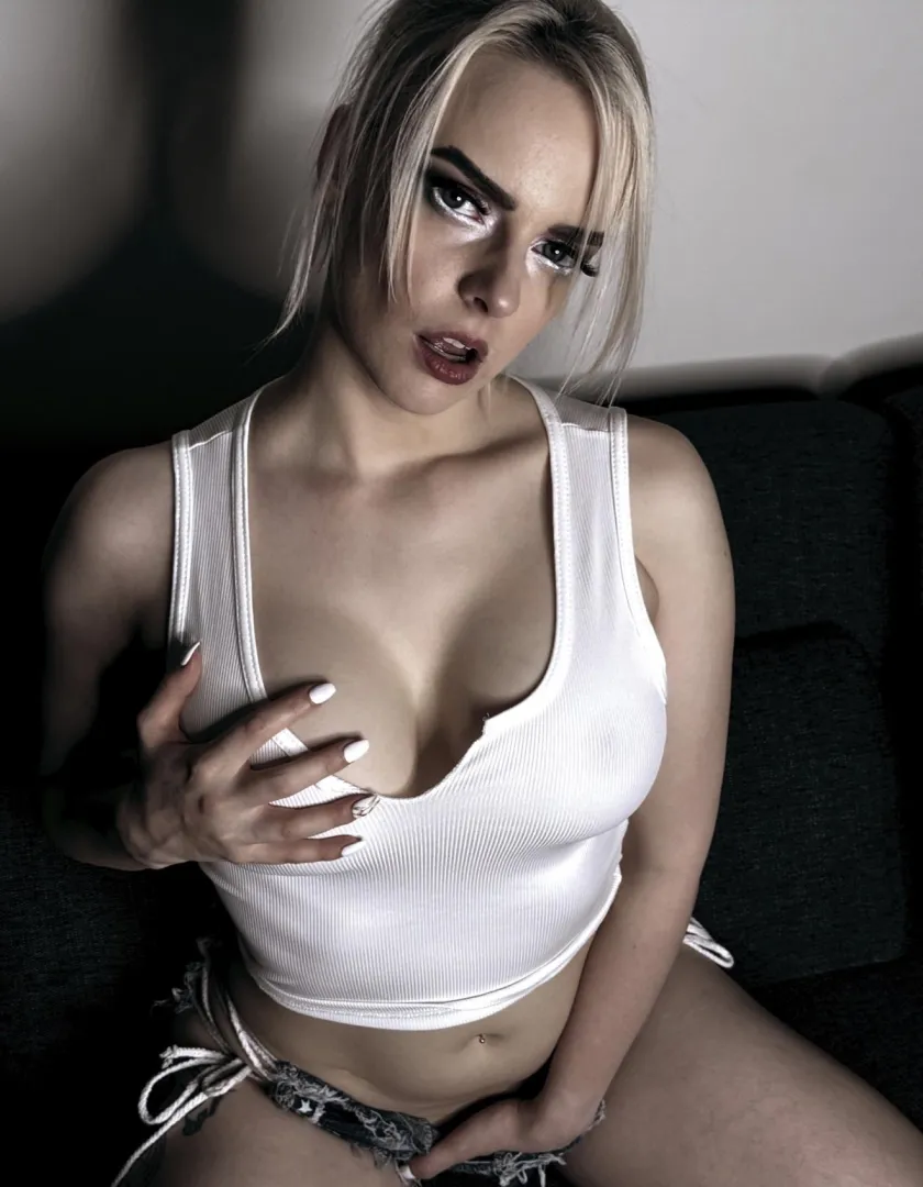 I love to be a tease can you tell  posted by MissZangz