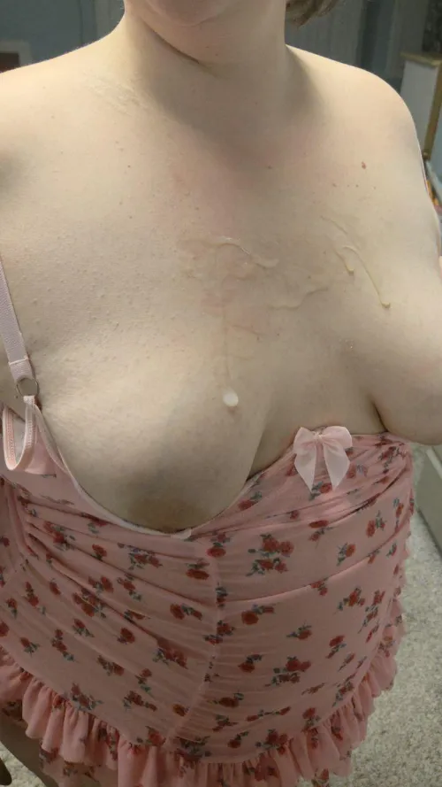 I love to feel it on my tits by sweetrosapeach1