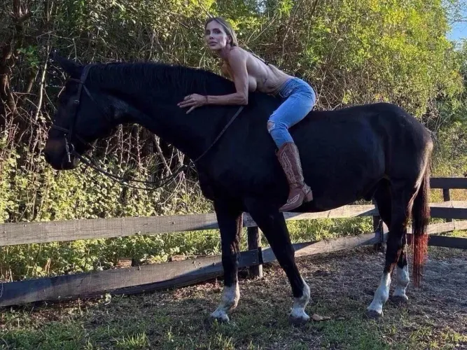 I love to ride bareback by kimboslice-23