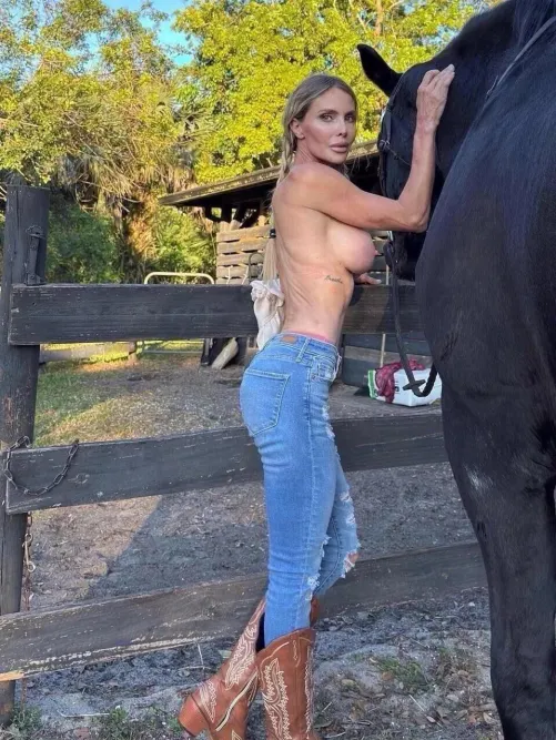 I love to ride bareback by kimboslice-23