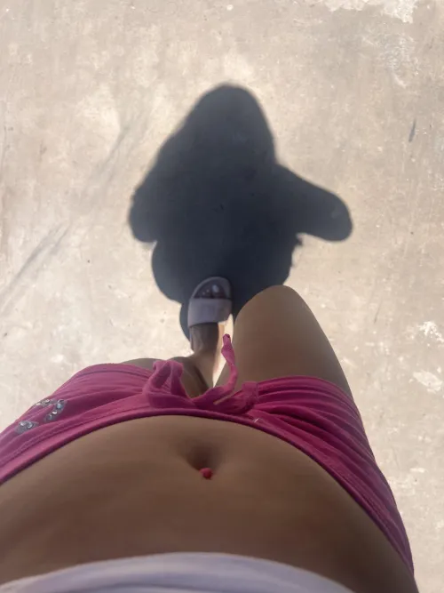 I LOVE WALKING WITH MY BELLY OUT by QuenHanna