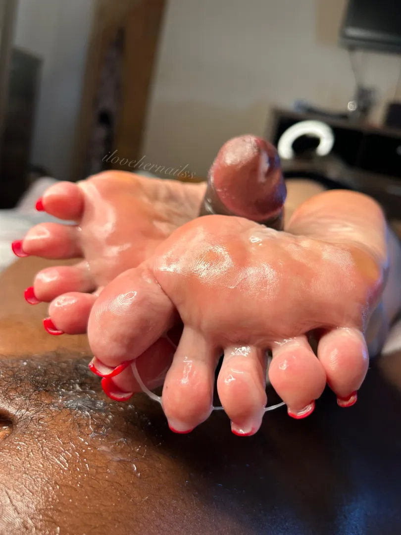I made a web of cum on her toes️ posted by ilovehernailss