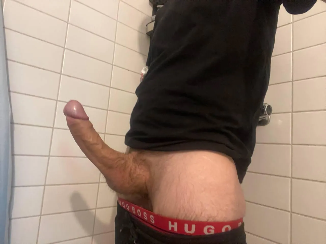 I might be tall and skinny but my cock is quite big posted by Toykyon
