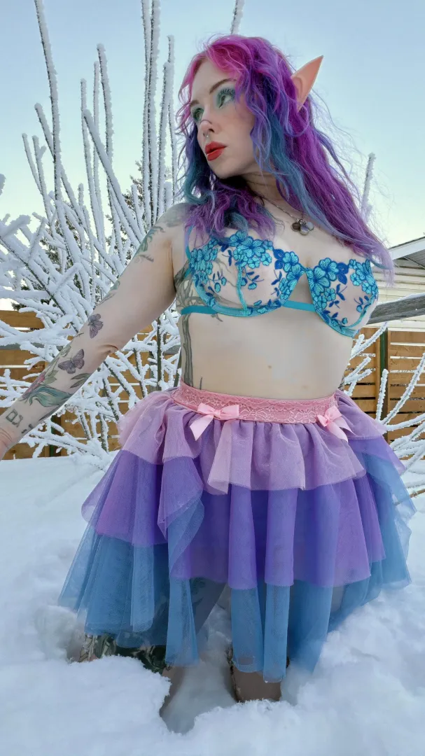 I might command the Winter but you melt my pussy!  posted by RainbowGothKat