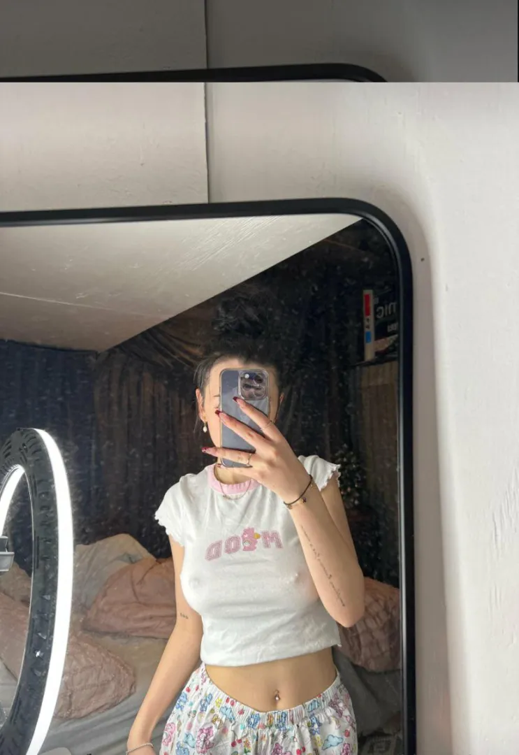 I missed reddit hehe (f19) Older posted by Embarrassed-Ad8911