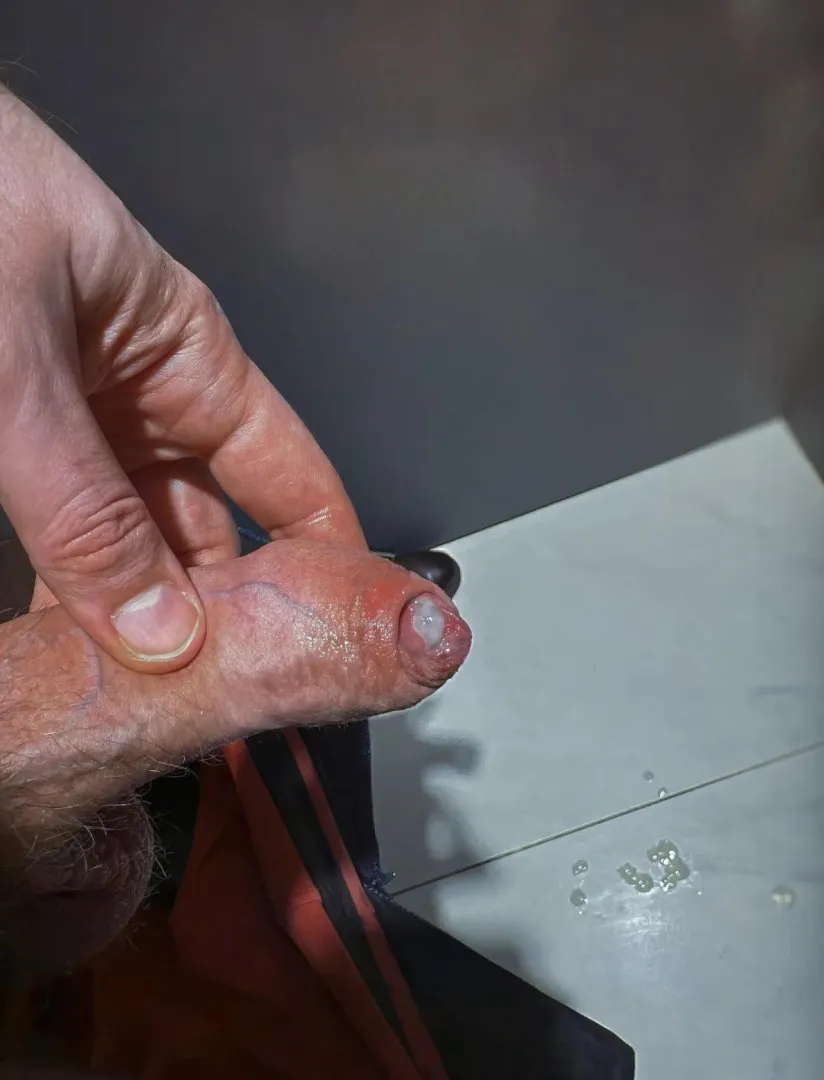 I need a good clean up after wanking in my office WC posted by AIgayGen