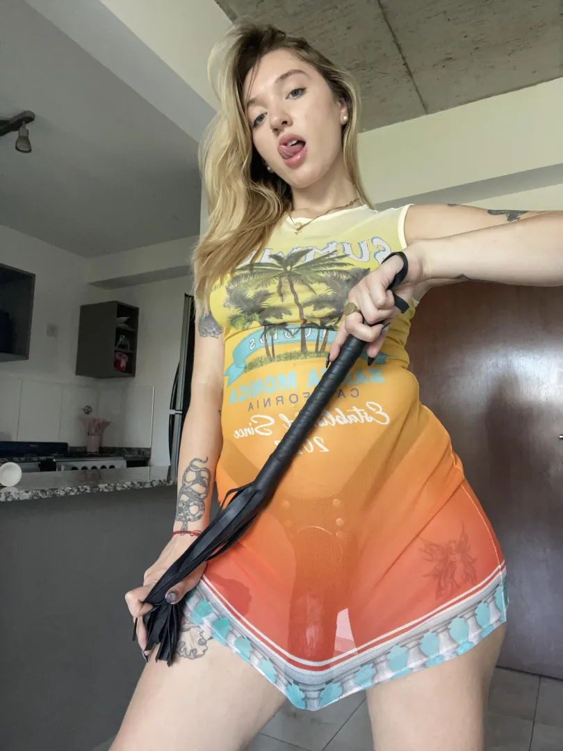 i need a guy who isn't afraid of huge cock posted by Mysterious-Lie4424