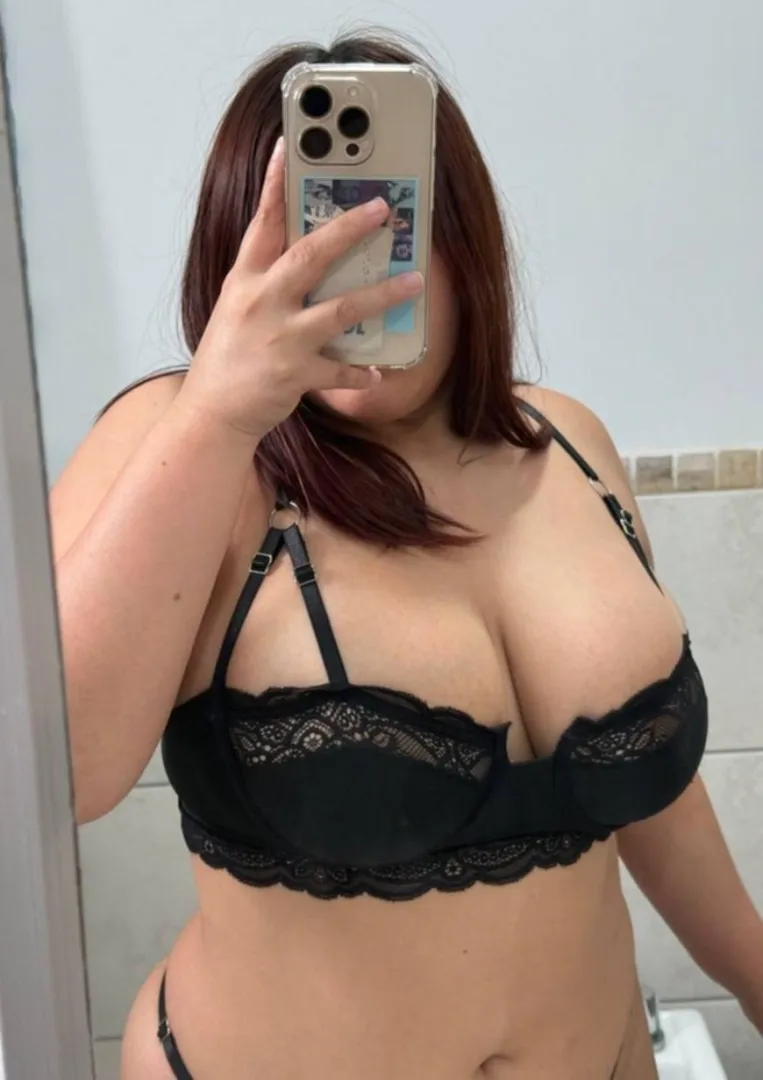 I need a neighbor as horny as I am posted by Coffeelatte22