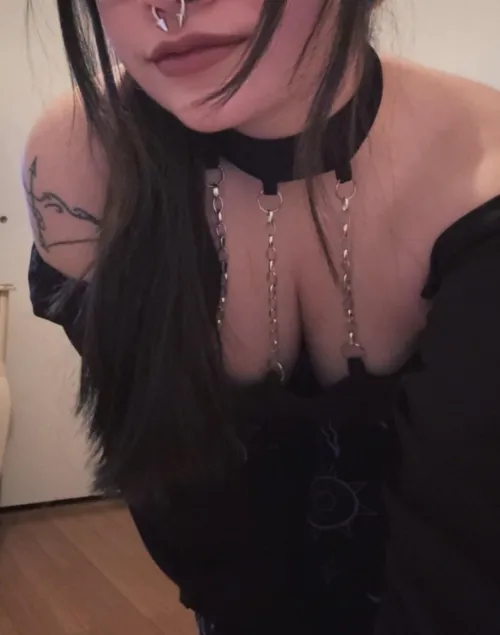 I need an attentive man to occupy my time‍ by Baby_b3aner