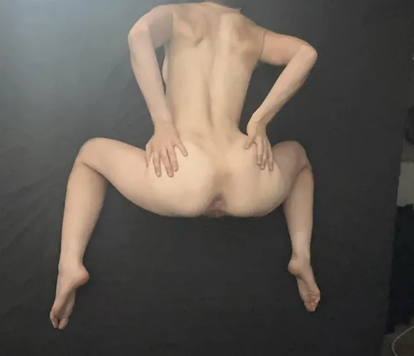 I need an older Daddy to do all the nasty things to me your wife won’t let you do  by NastyCockSlave