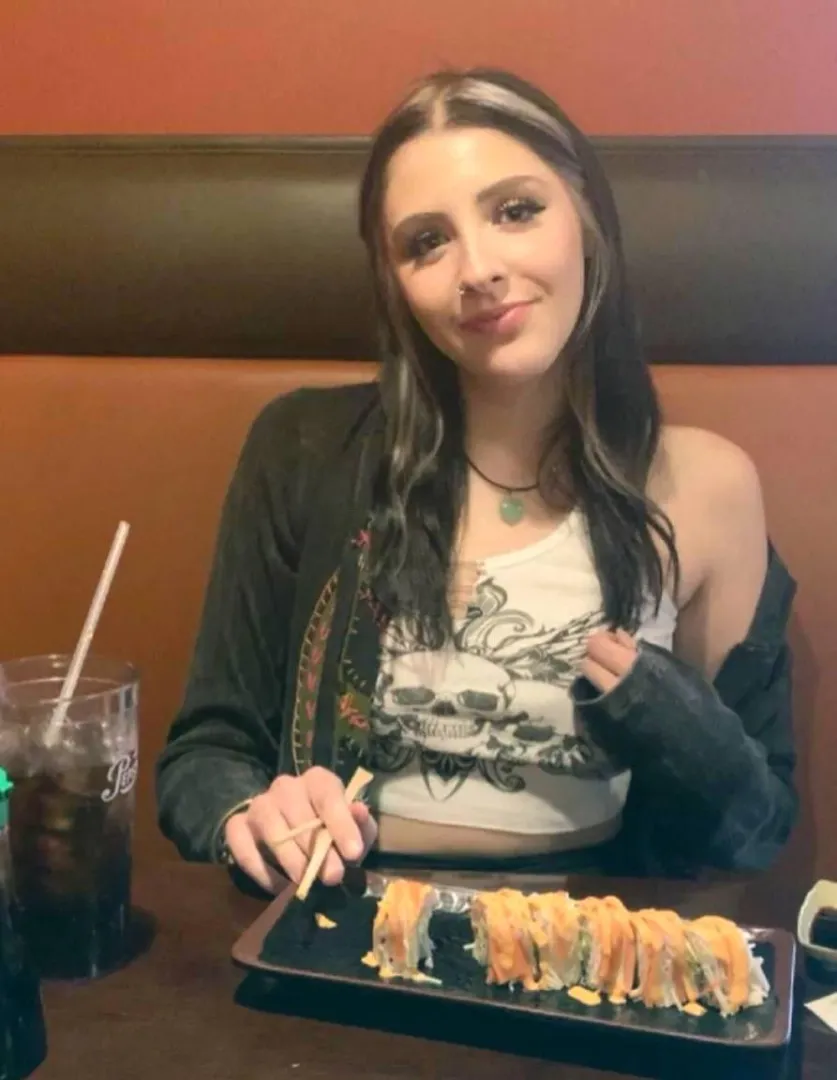 I need friends to send nudes to when I’m horny.. who wants to be my friend?  posted by 2007InHS