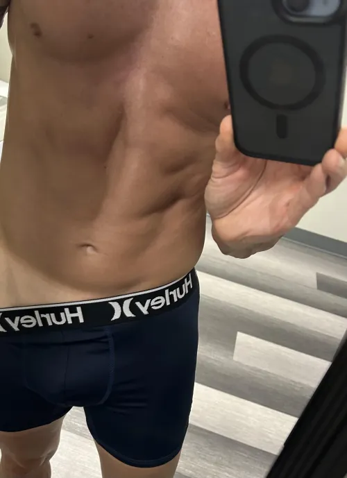 I need help tanning. Any ladies up to helping me? Lafayette M. DMs open by Reasonable-Judge1591