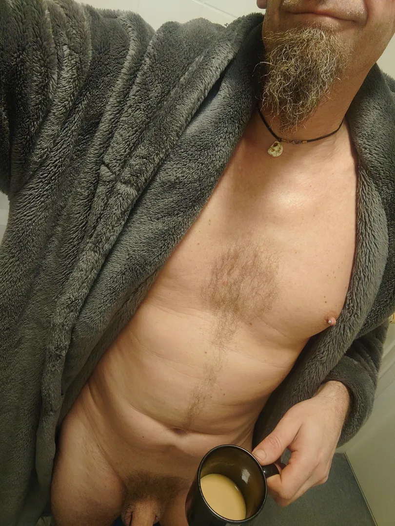 I need my bathrobe posted by Karlknospe