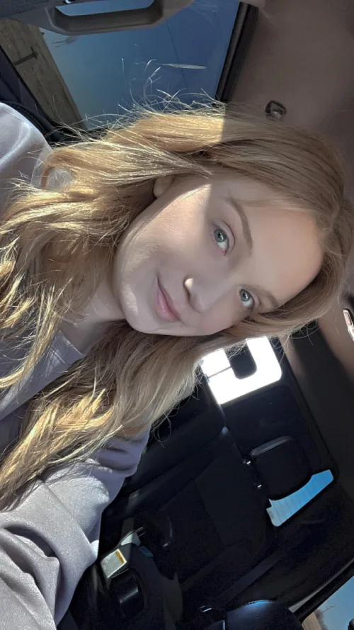 I need someone to fuck me and cum in me. Pussy is soakin wet  by LanaRayne6990