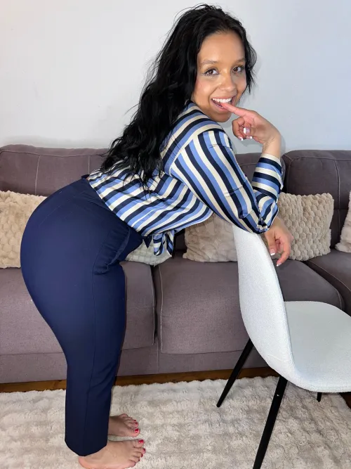 I need to find someone who knows how kiss a good girl by Galadriel69_