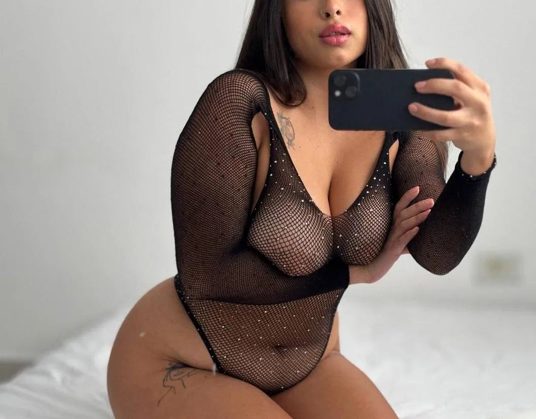 I need you cum on my tits baby posted by ScarletMizz