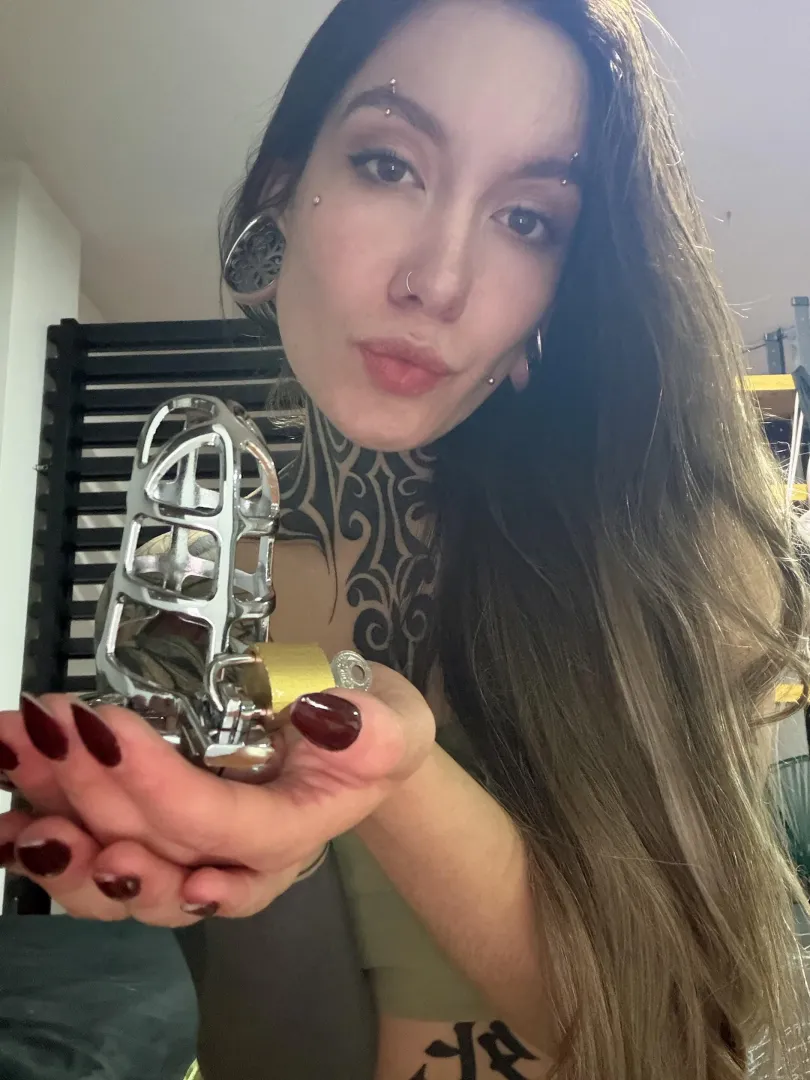 i prefer my boyfriends caged at all times posted by LushRipple