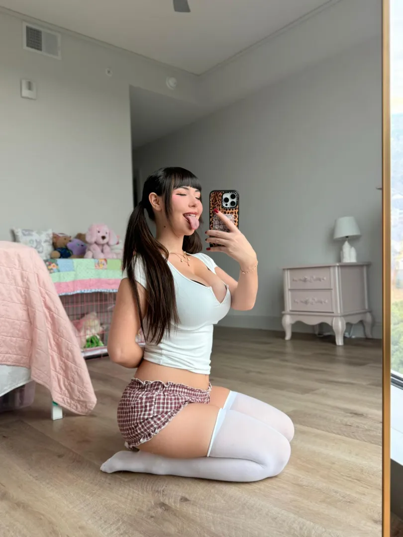 i promise i wont waste a single drop posted by miniskirtbrat