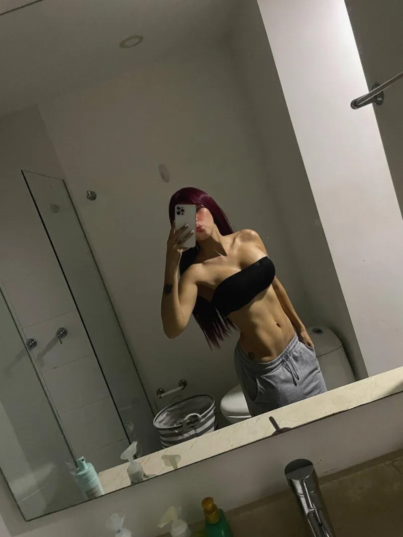 I promise I’m even more flexible than i look .. want a demo posted by LeaSippi