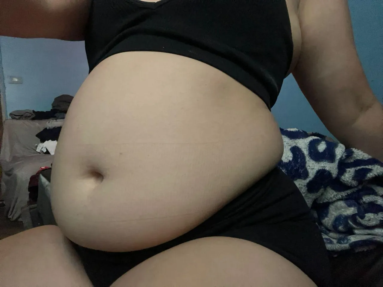 I promise to be a good pig and eat and drink everything posted by acid_lemonk