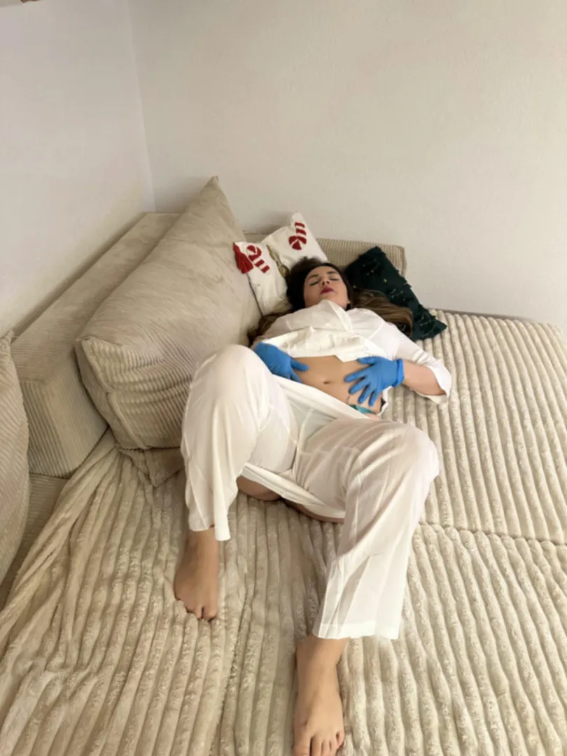 I pull my blouse open… and I can already see your head spin posted by sweetiel0la