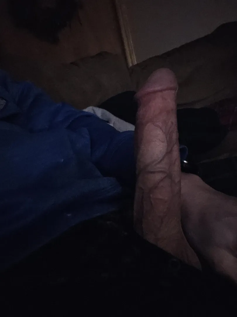 I really felt like showing off the veins today, I hope you enjoy yourself  posted by horniswitch69