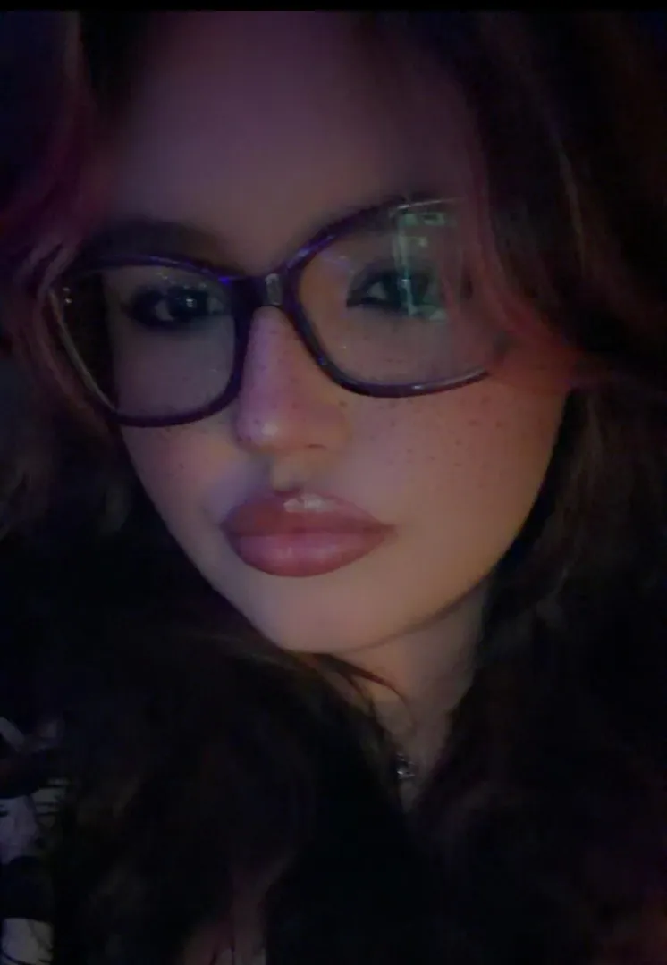 i really want some new lipgloss…check out my throne posted by Visual_Employ_5212