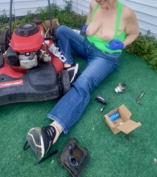 I replaced my carburetor! Successfully got it to run ‍♀️ and then the engine started smoking.  Now I’m trying to figure out which got hotter.  Me or the machine❓ by ResmayVWaters