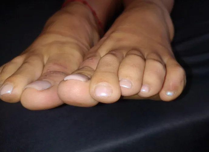 I set these toes free by Supergirl_Skyler