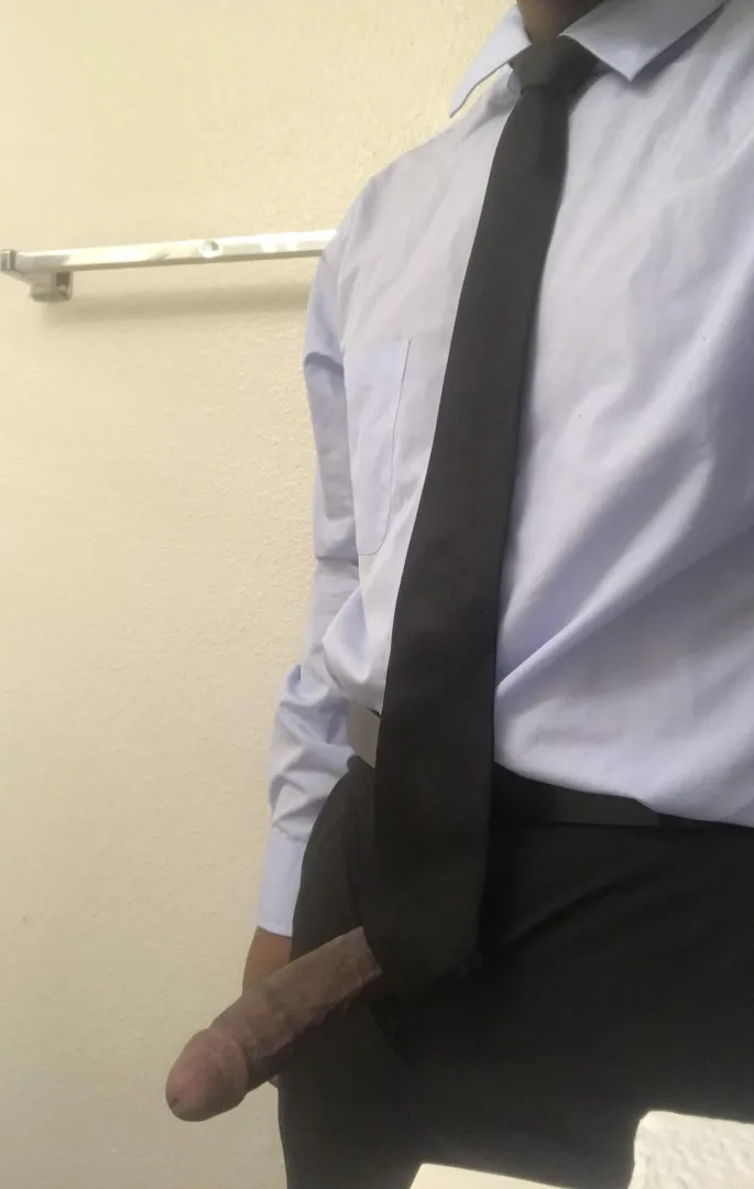 I should be working but I’m a bit distracted. Can you help? posted by jlombardi45