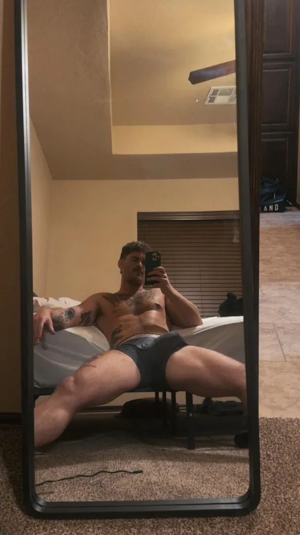 I should not be on my phone when I’m horny posted by finx__xxx