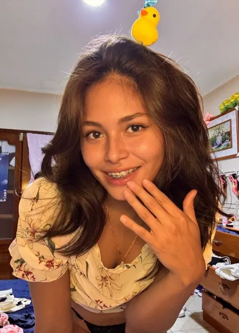 I still look nice with a bare face. posted by WearBright25