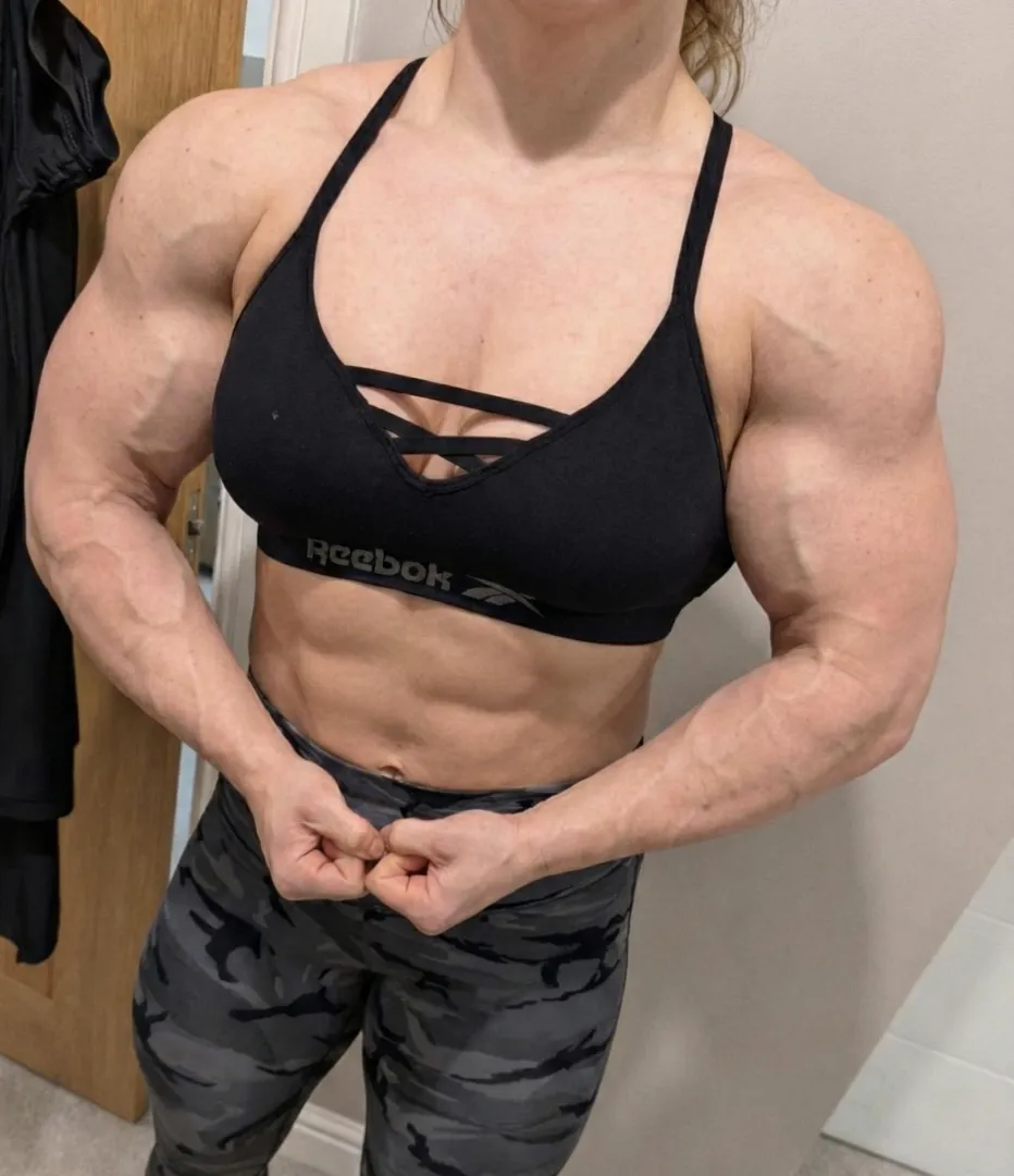 I think I qualify as a muscle mommy now posted by teenie_tootsiesxox