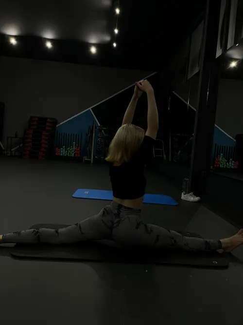 I think i really improved on my flexibility this week (oc) by CloudSerene_