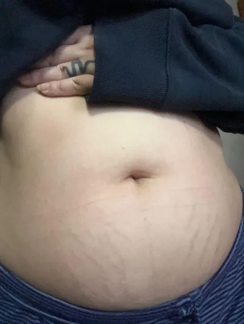 I think I’m starting to outgrow this top… does it still look good on me by adharalollypop