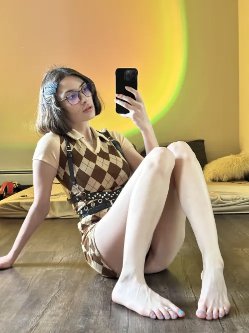 I think it’s time for some foot worship[oc] by shiny_girl1